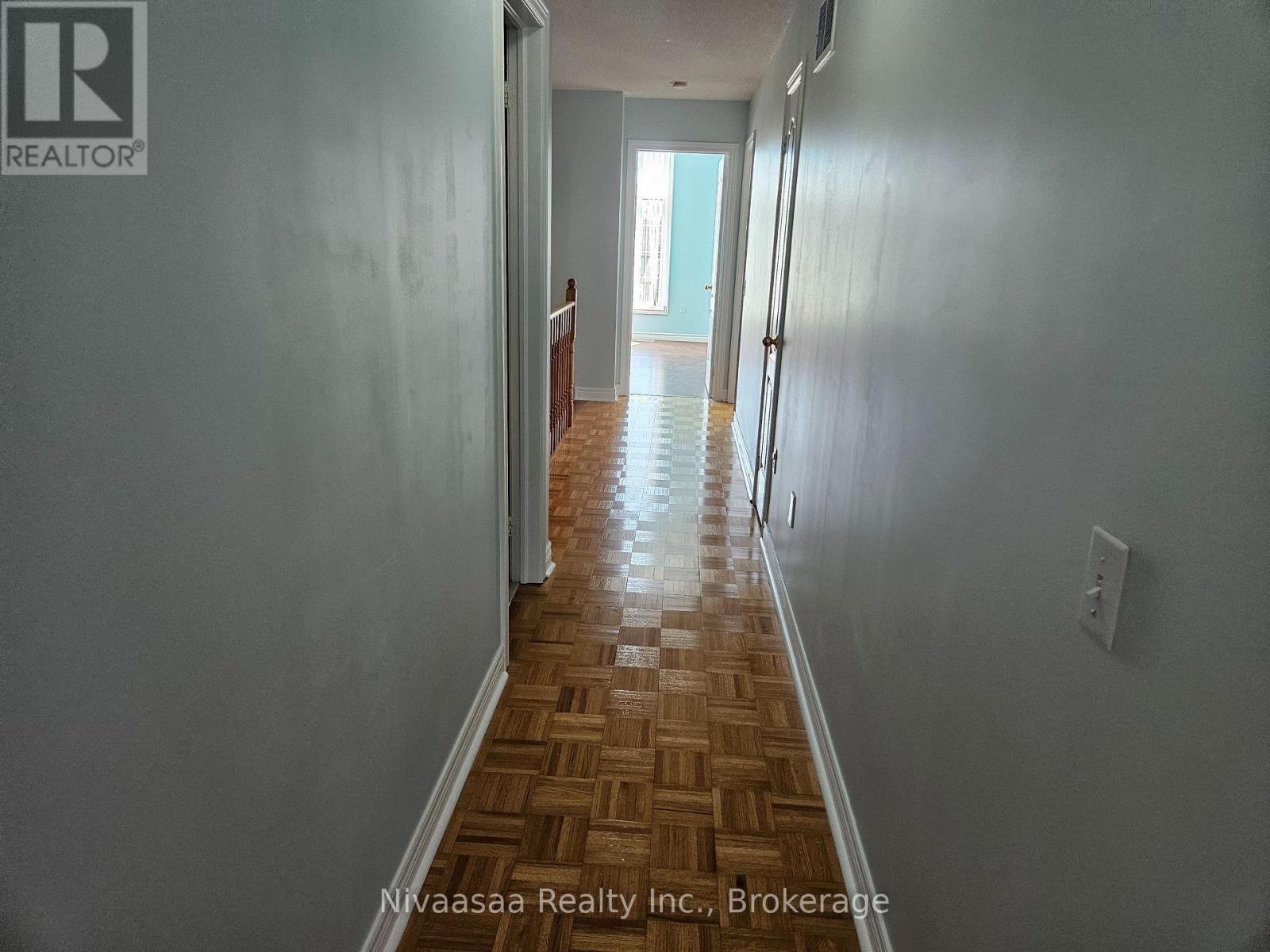 926 Ledbury Crescent, Mississauga, Ontario  L5V 2P8 - Photo 13 - W12947918