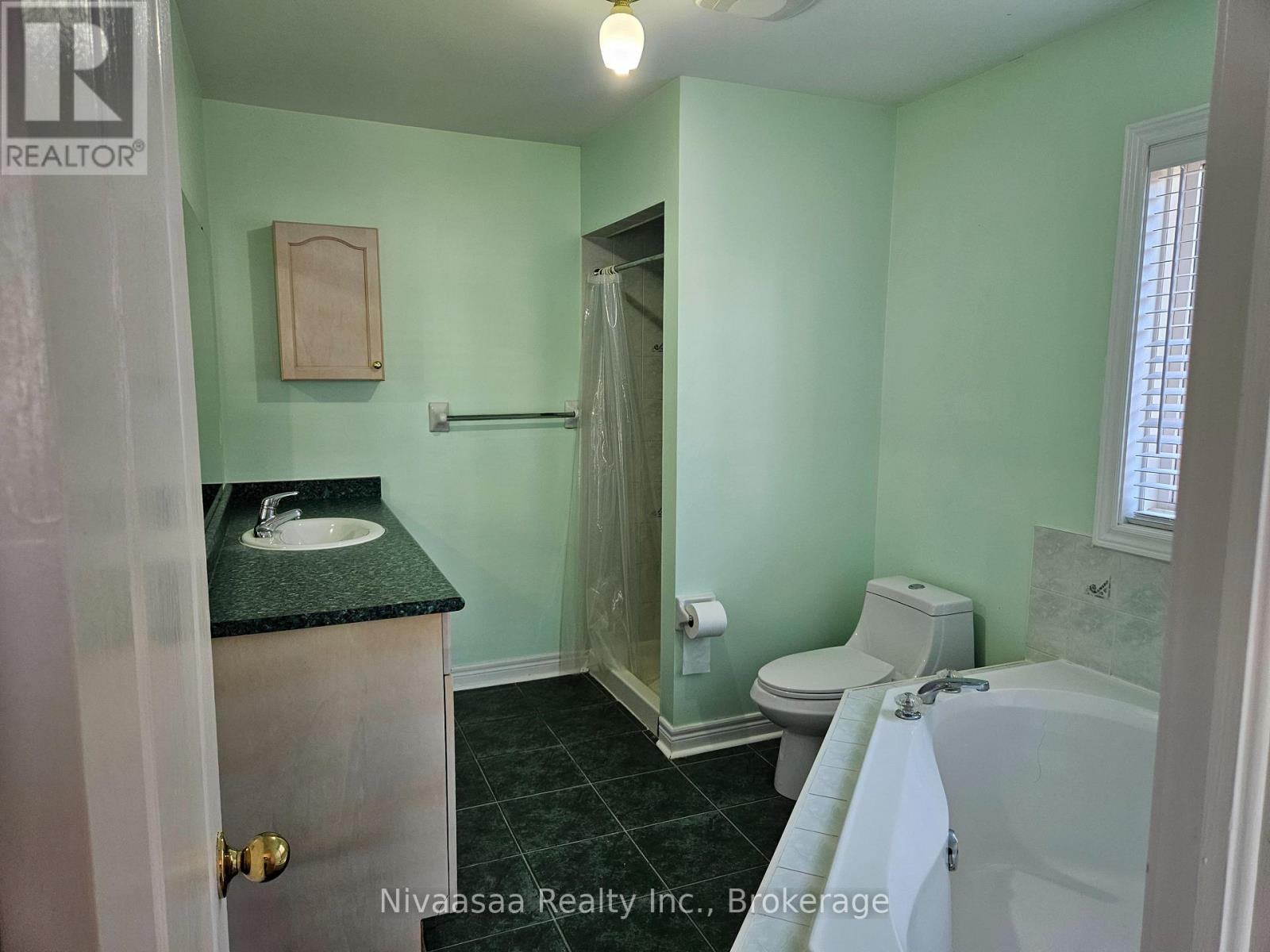 926 Ledbury Crescent, Mississauga, Ontario  L5V 2P8 - Photo 16 - W12947918