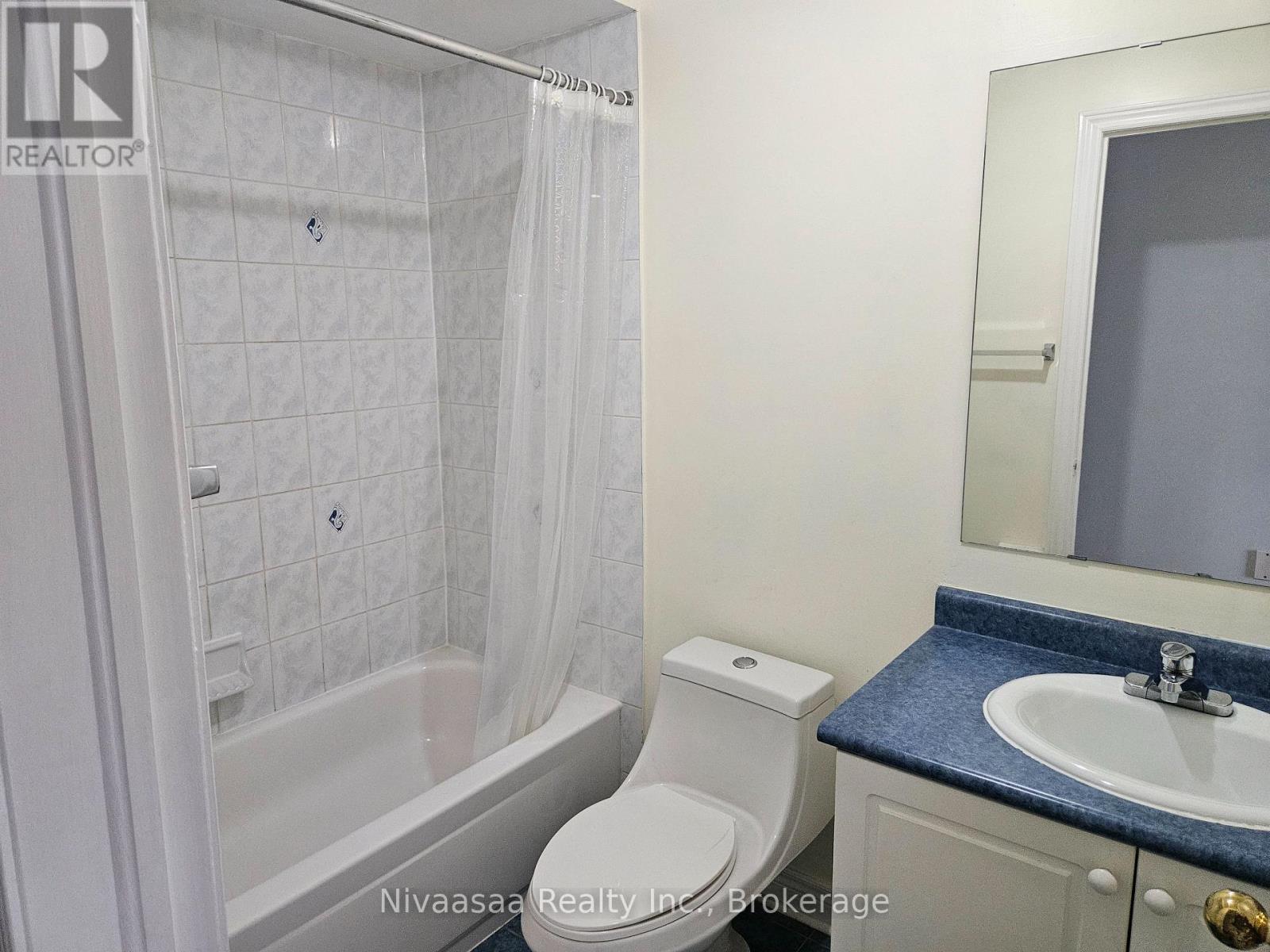 926 Ledbury Crescent, Mississauga, Ontario  L5V 2P8 - Photo 21 - W12947918
