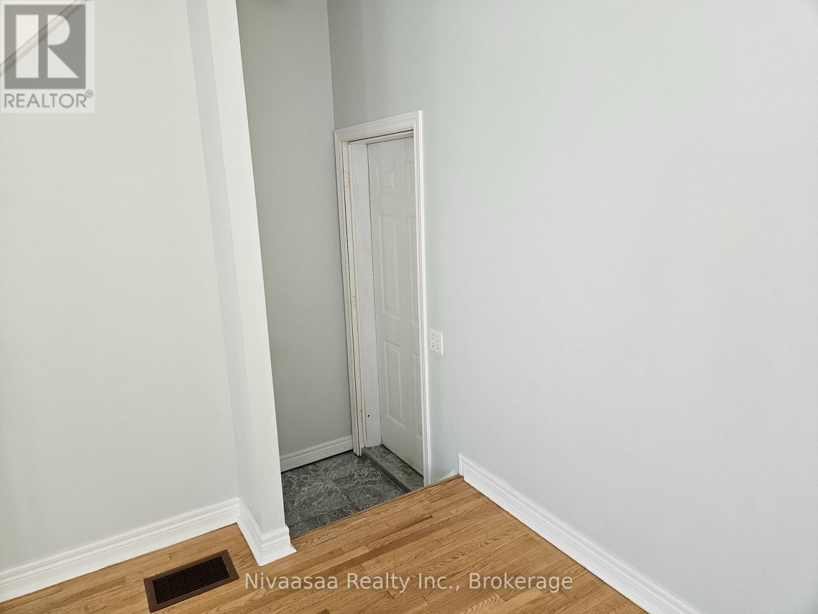 926 Ledbury Crescent, Mississauga, Ontario  L5V 2P8 - Photo 22 - W12947918