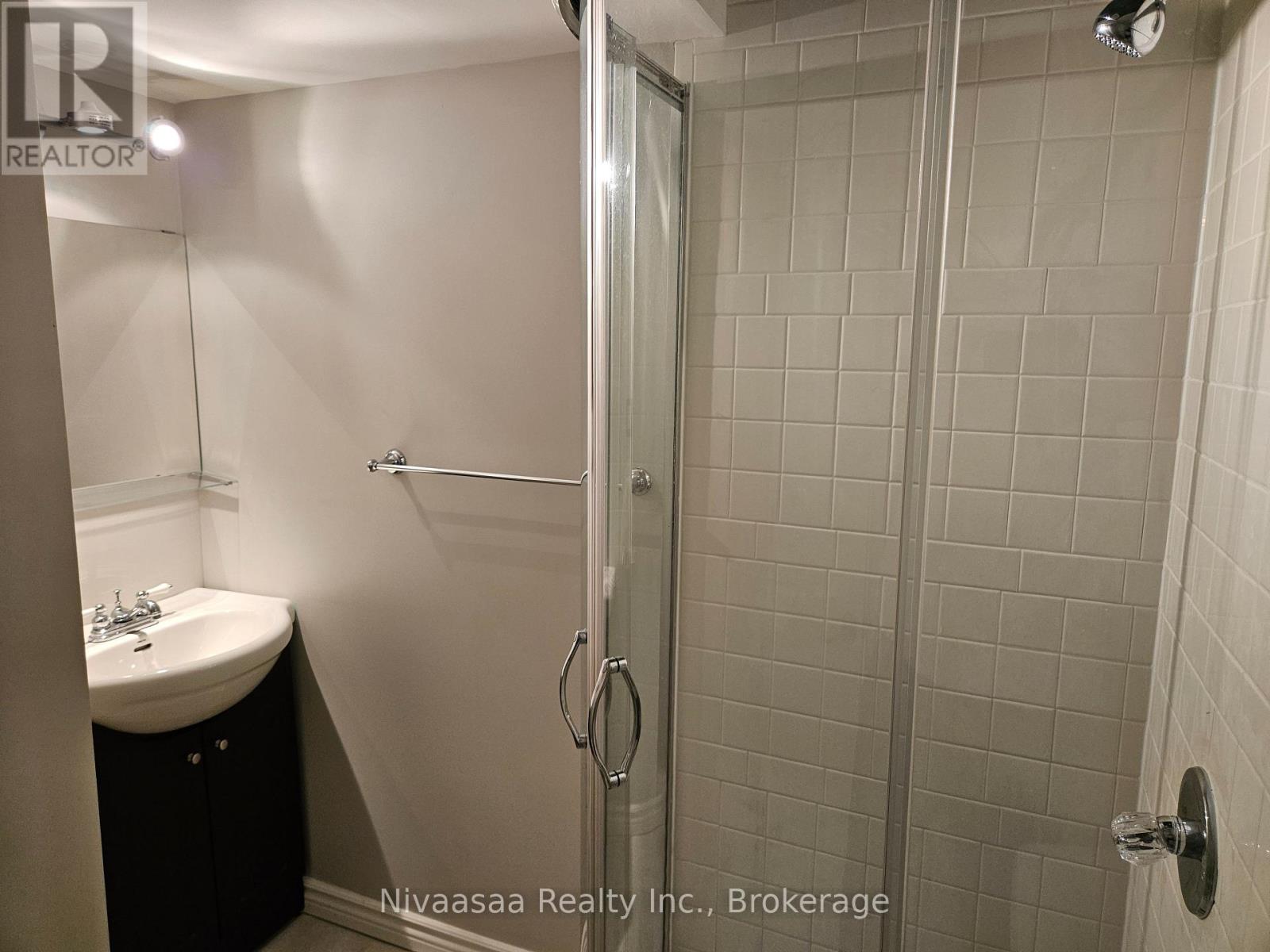 926 Ledbury Crescent, Mississauga, Ontario  L5V 2P8 - Photo 24 - W12947918