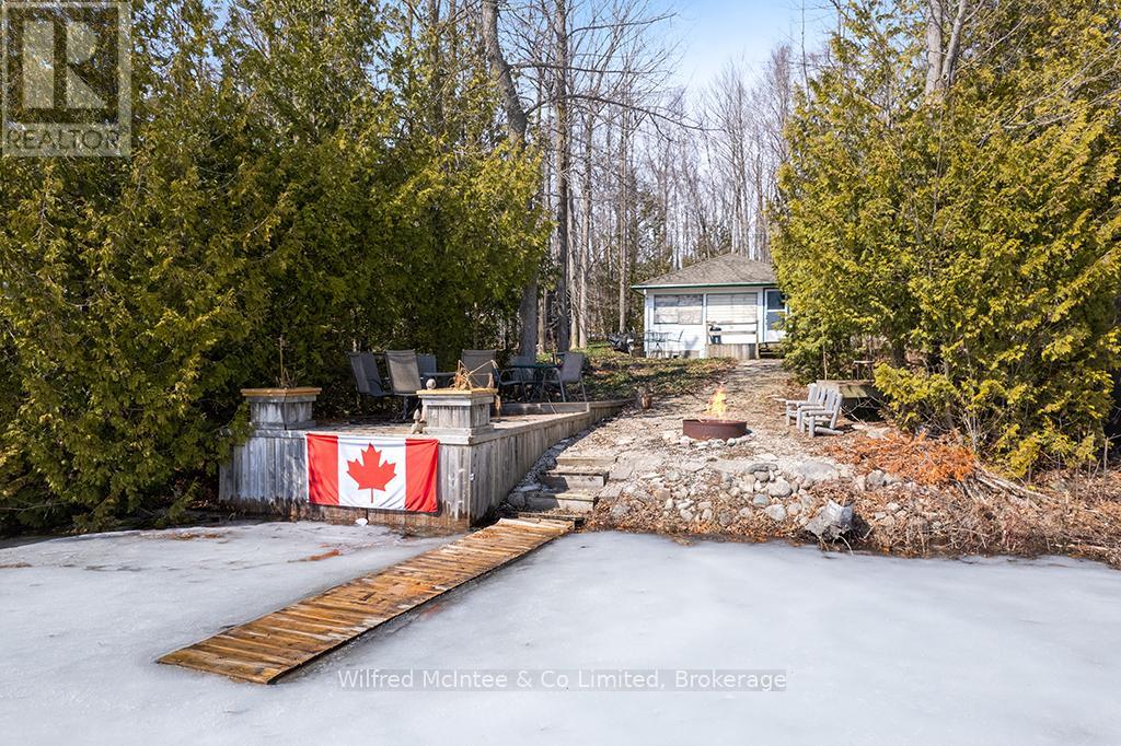 48 Maple Drive, South Bruce Peninsula, Ontario  N0H 1A0 - Photo 2 - X12947894