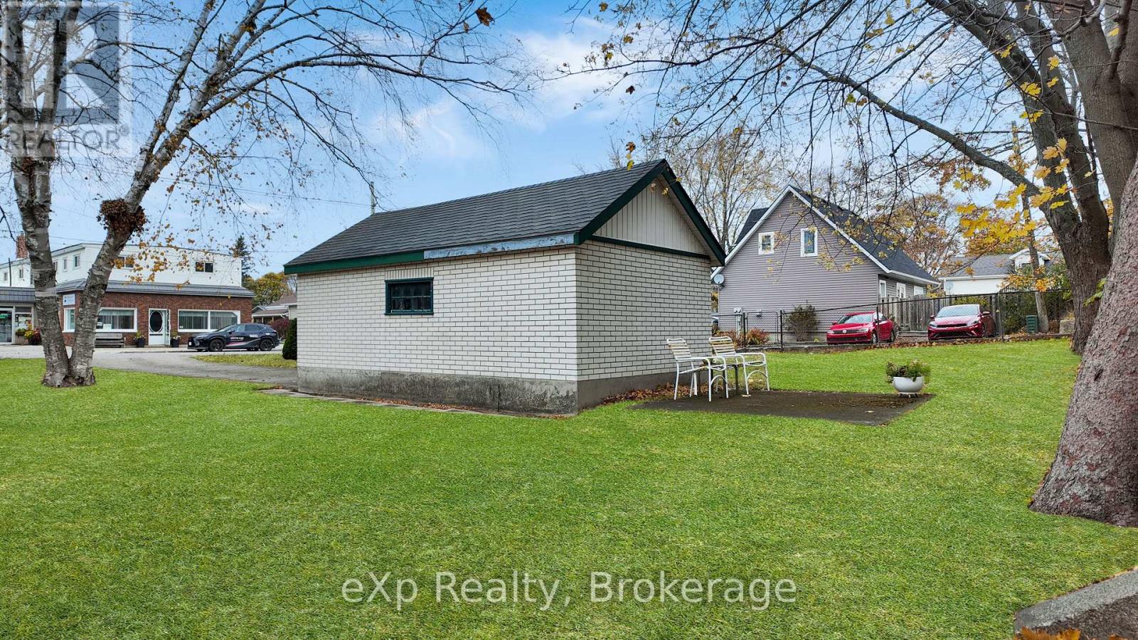 21 Grosvenor Street N, Saugeen Shores, Ontario  N0H 2L0 - Photo 17 - X12947904
