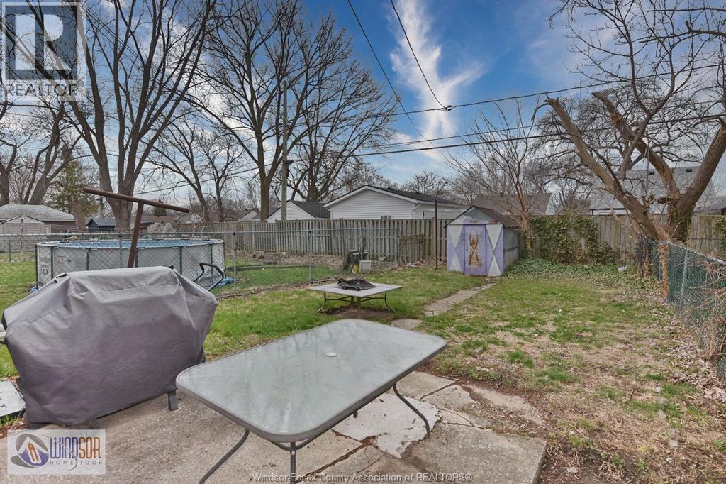 965 Bridge, Windsor, Ontario  N9B 2M9 - Photo 34 - 26006773