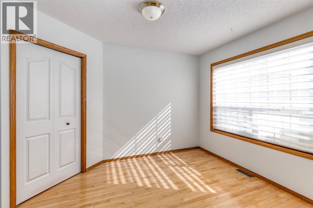 108 Quigley Close, Cochrane, Alberta  T4C 1S4 - Photo 2 - A2292444