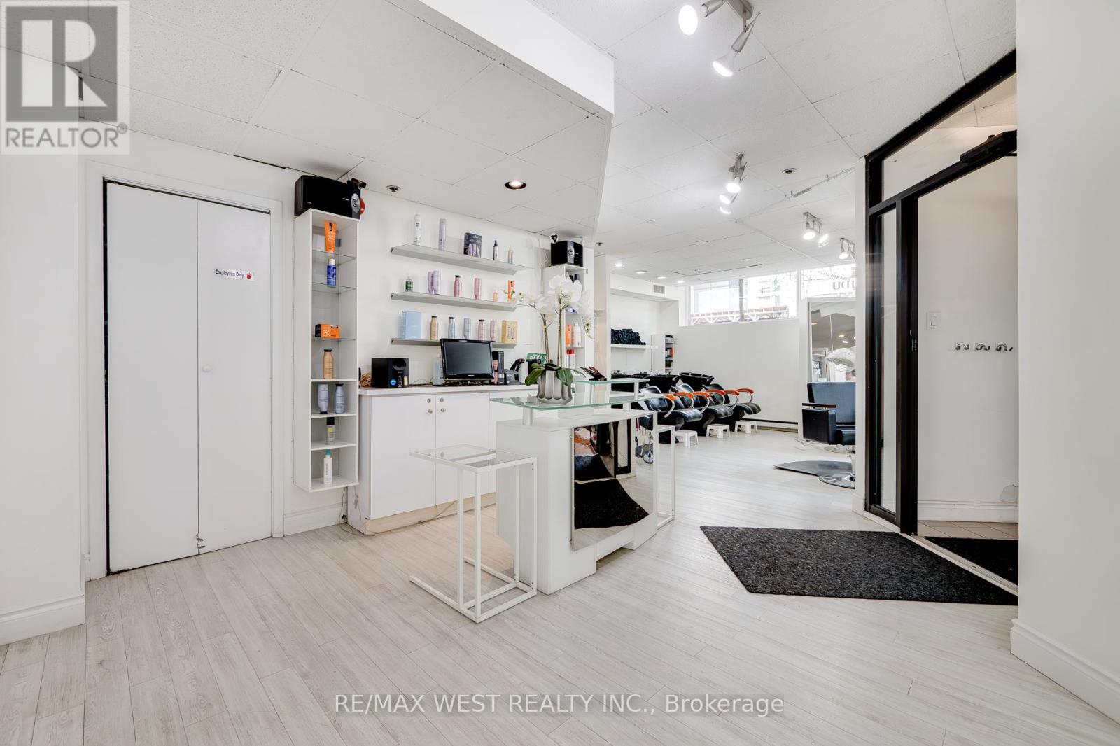 1300 Bay Street, Toronto, Ontario  M5R 3K8 - Photo 15 - C12947870