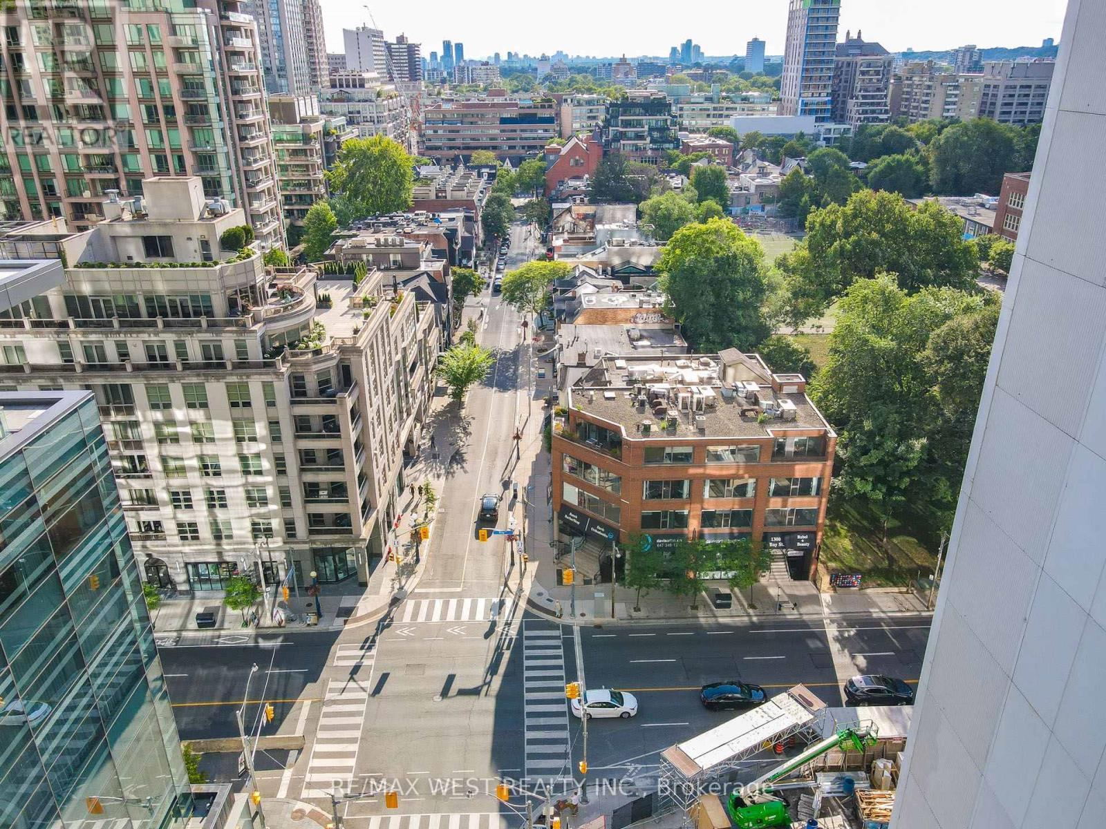 1300 Bay Street, Toronto, Ontario  M5R 3K8 - Photo 5 - C12947870