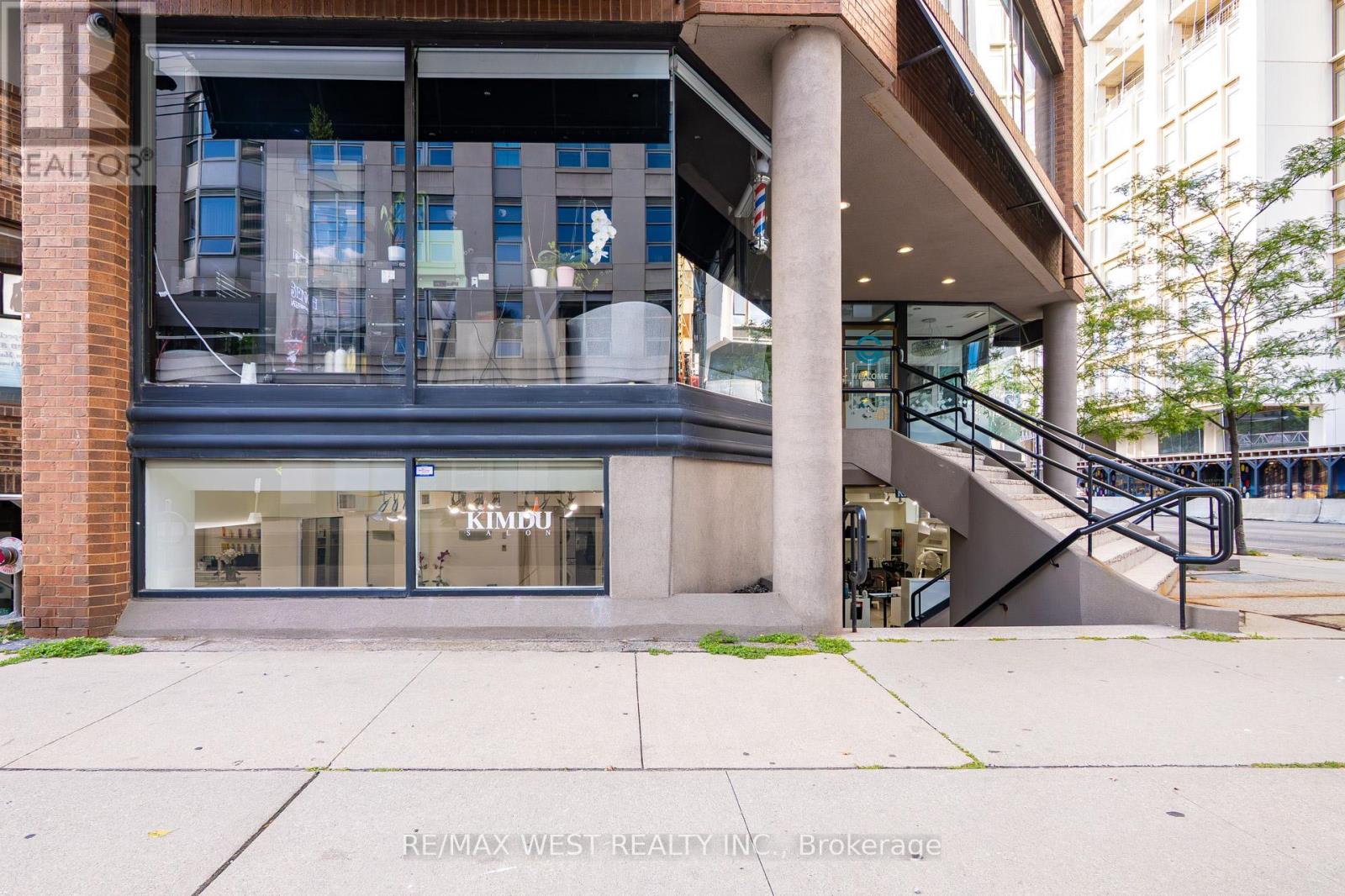 1300 Bay Street, Toronto, Ontario  M5R 3K8 - Photo 7 - C12947870
