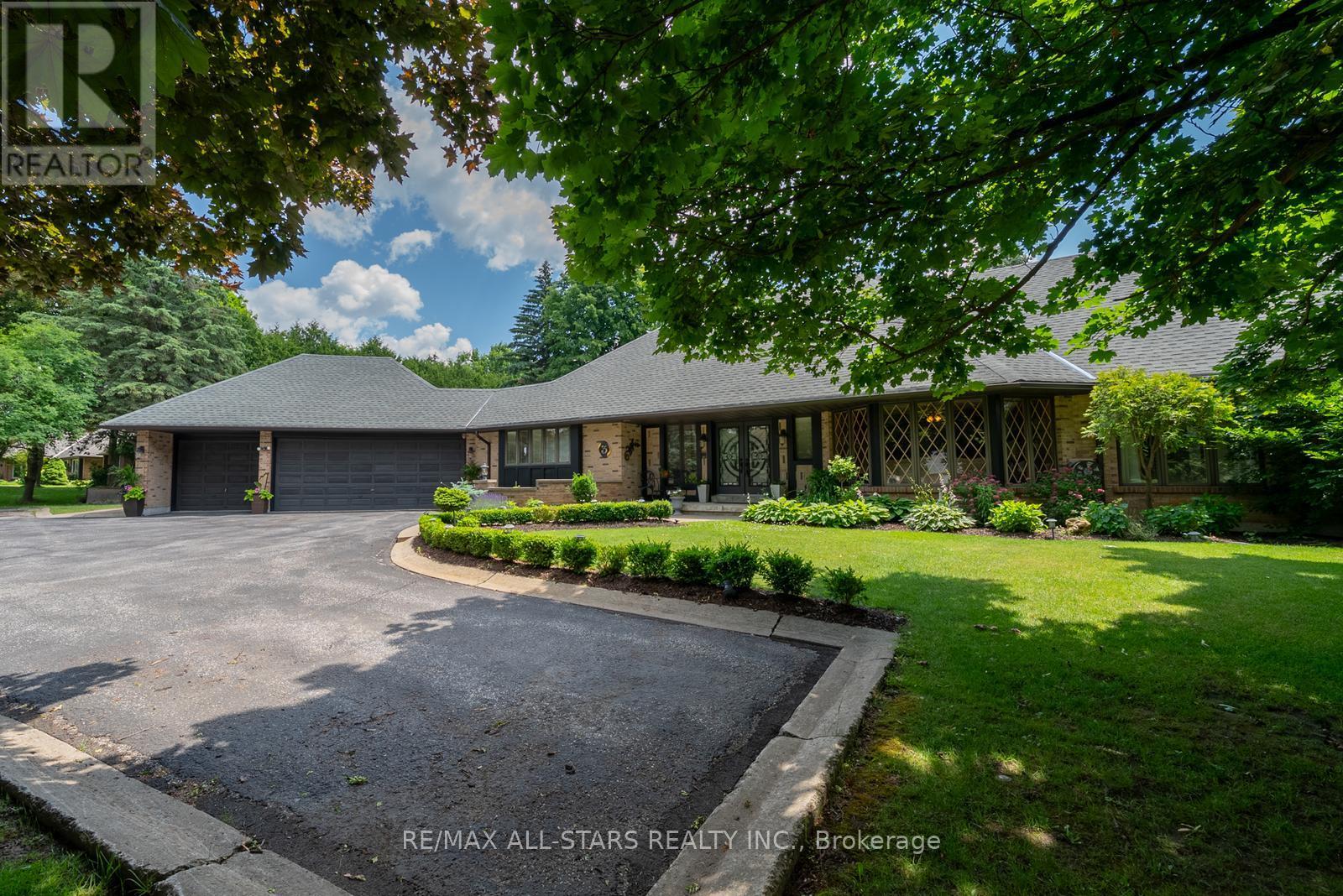 3 Marilyn Avenue, Whitchurch-Stouffville, Ontario  L4A 2C8 - Photo 2 - N12947876