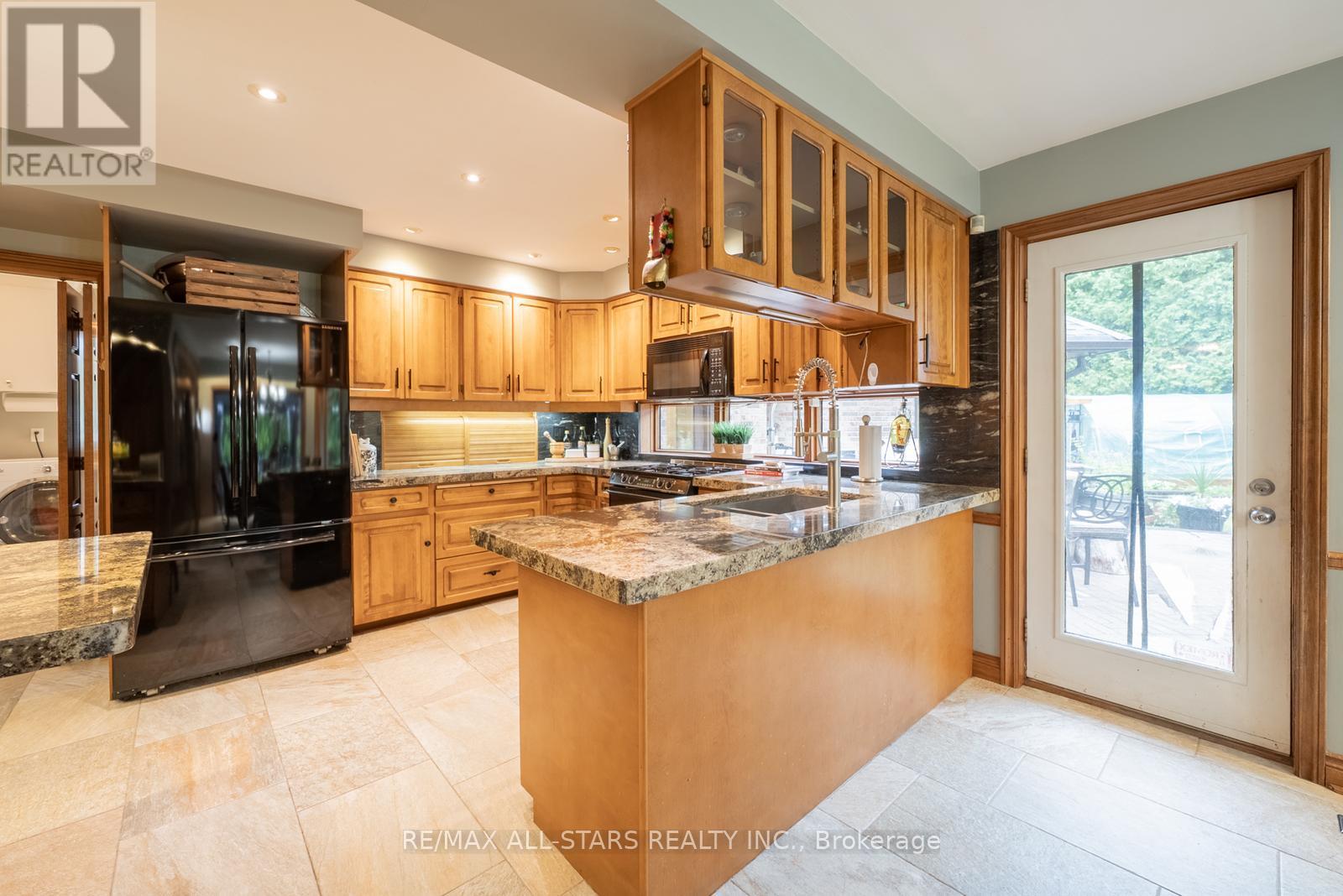 3 Marilyn Avenue, Whitchurch-Stouffville, Ontario  L4A 2C8 - Photo 25 - N12947876