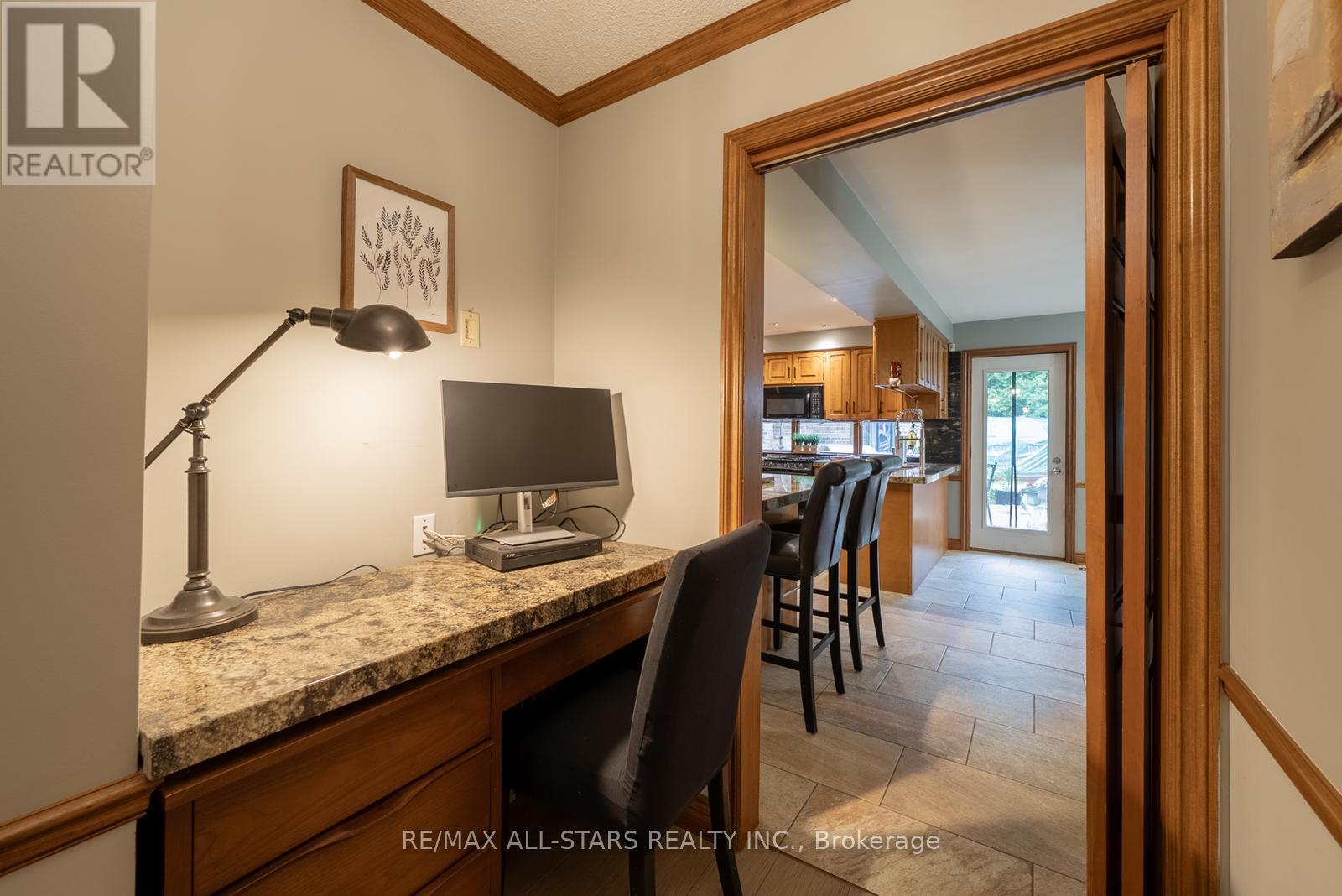 3 Marilyn Avenue, Whitchurch-Stouffville, Ontario  L4A 2C8 - Photo 28 - N12947876