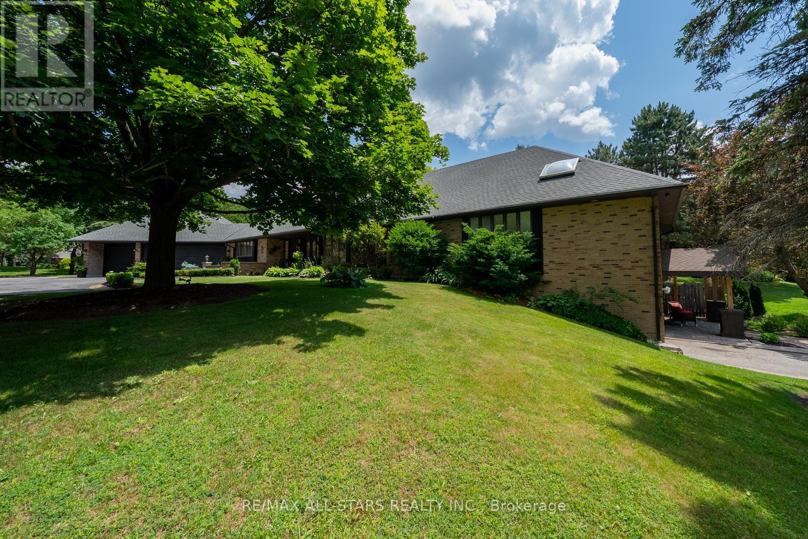 3 Marilyn Avenue, Whitchurch-Stouffville, Ontario  L4A 2C8 - Photo 3 - N12947876