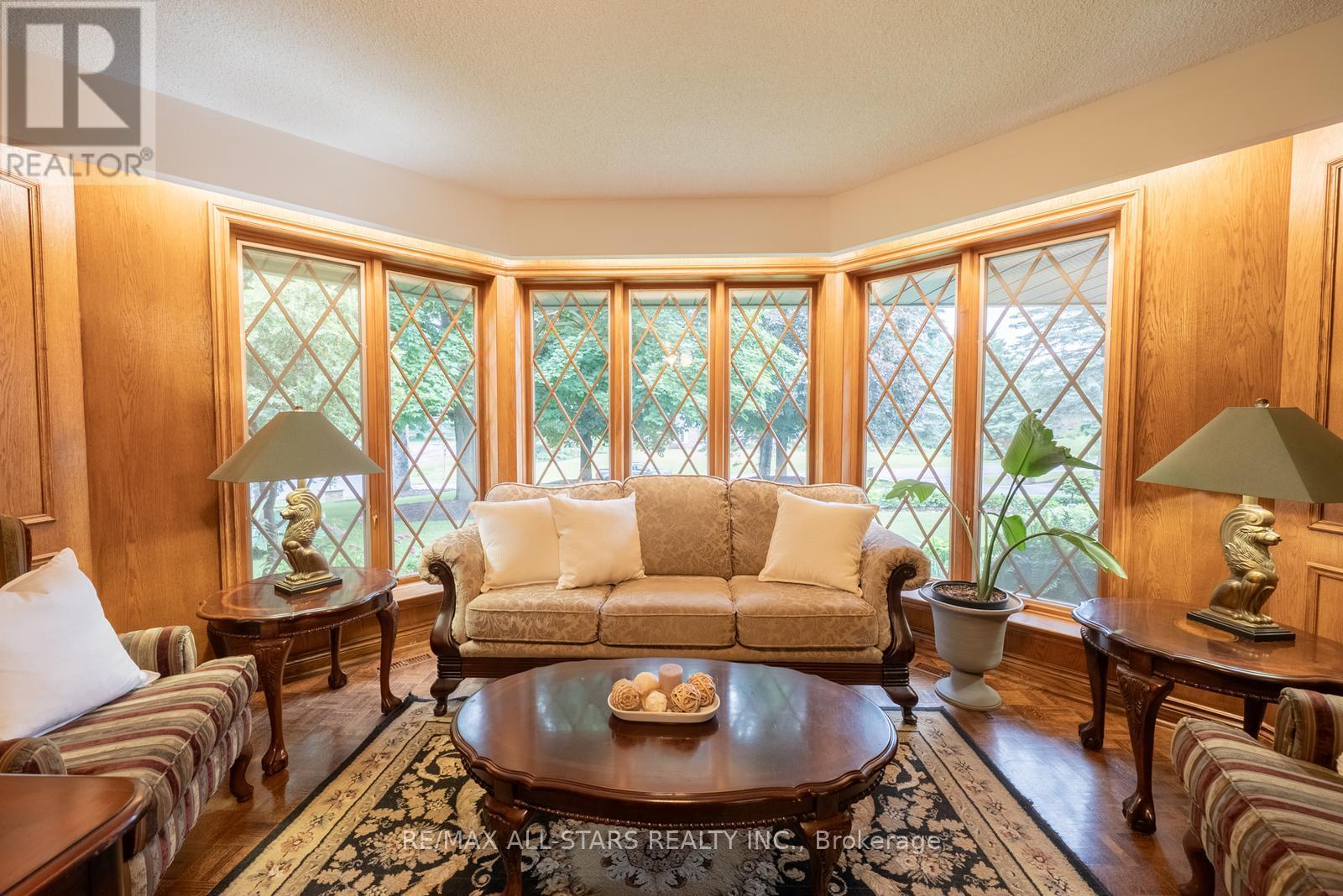 3 Marilyn Avenue, Whitchurch-Stouffville, Ontario  L4A 2C8 - Photo 9 - N12947876