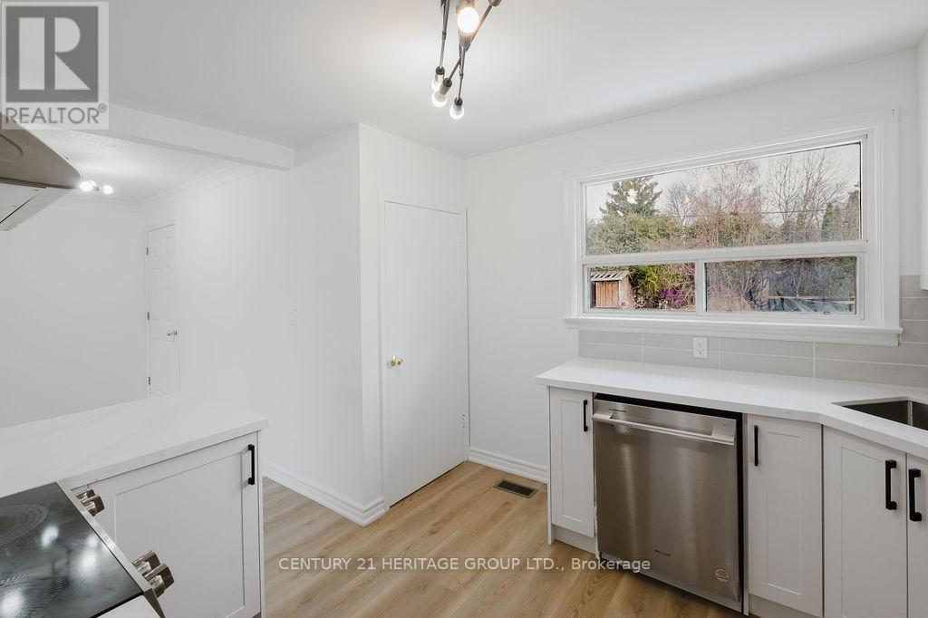 142 Kingslynn Drive, King, Ontario  L7B 1H1 - Photo 7 - N12947882