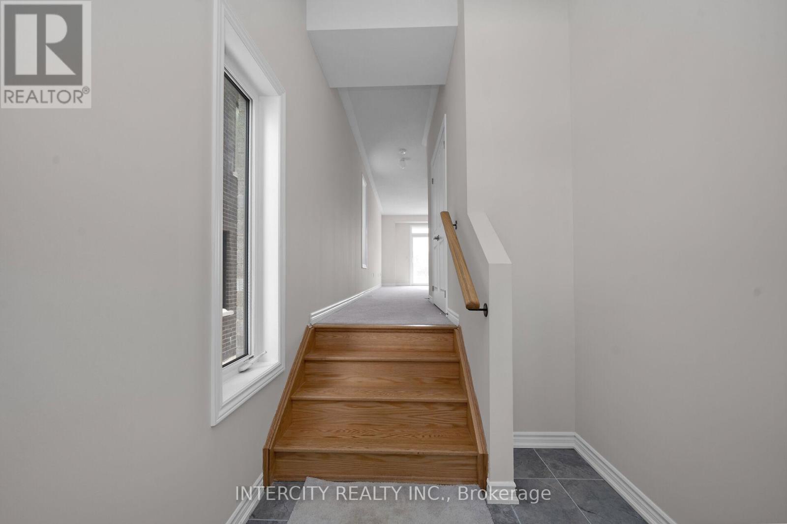 79 Divadale Road, Vaughan, Ontario  L4H 5J3 - Photo 4 - N12947960