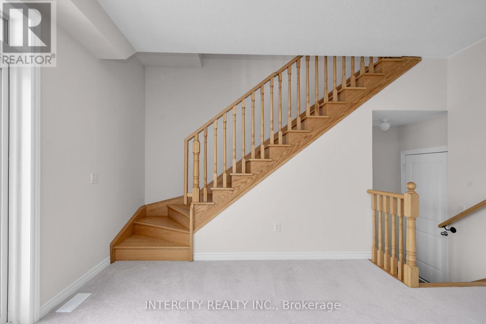 79 Divadale Road, Vaughan, Ontario  L4H 5J3 - Photo 7 - N12947960