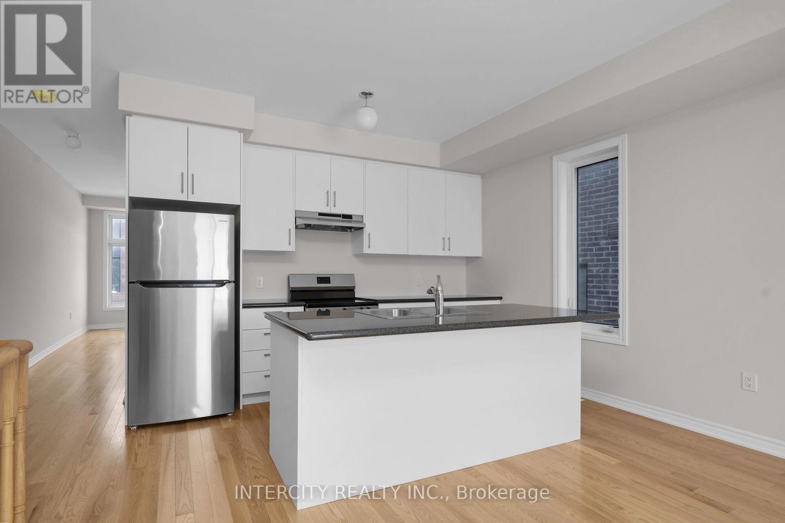 79 Divadale Road, Vaughan, Ontario  L4H 5J3 - Photo 9 - N12947960