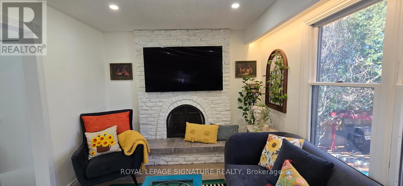 Main Floor - 105 Ashton Road, Newmarket, Ontario  L3Y 5R6 - Photo 10 - N12947978