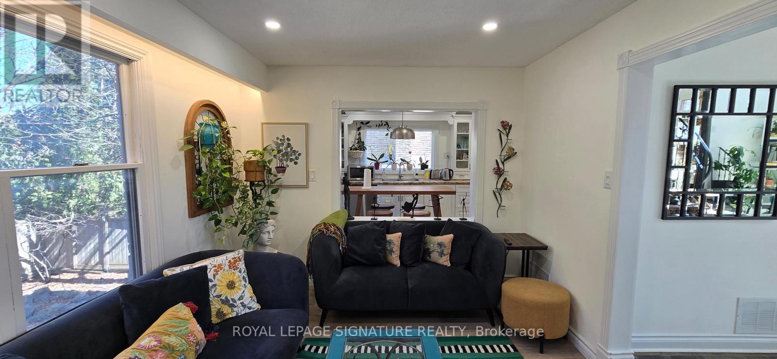 Main Floor - 105 Ashton Road, Newmarket, Ontario  L3Y 5R6 - Photo 11 - N12947978