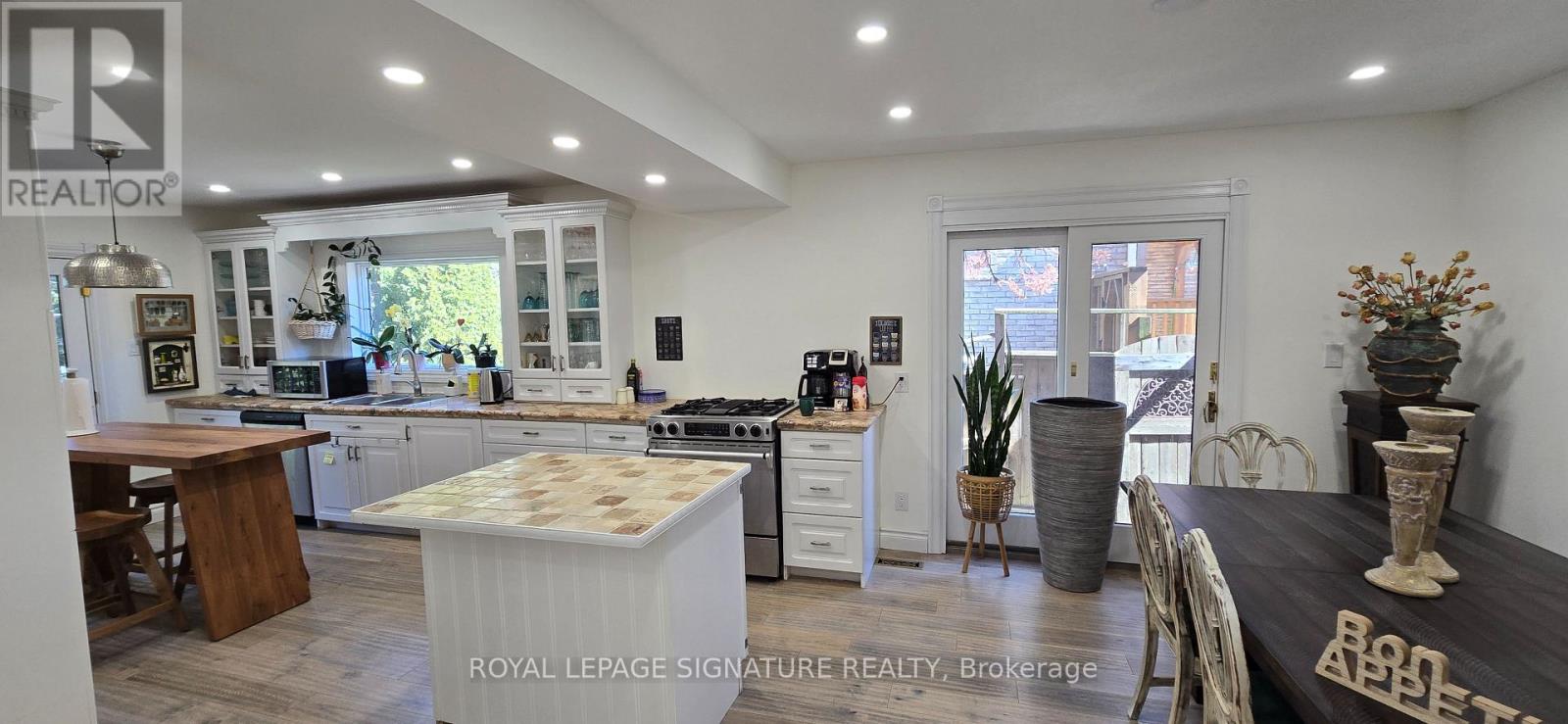 Main Floor - 105 Ashton Road, Newmarket, Ontario  L3Y 5R6 - Photo 14 - N12947978