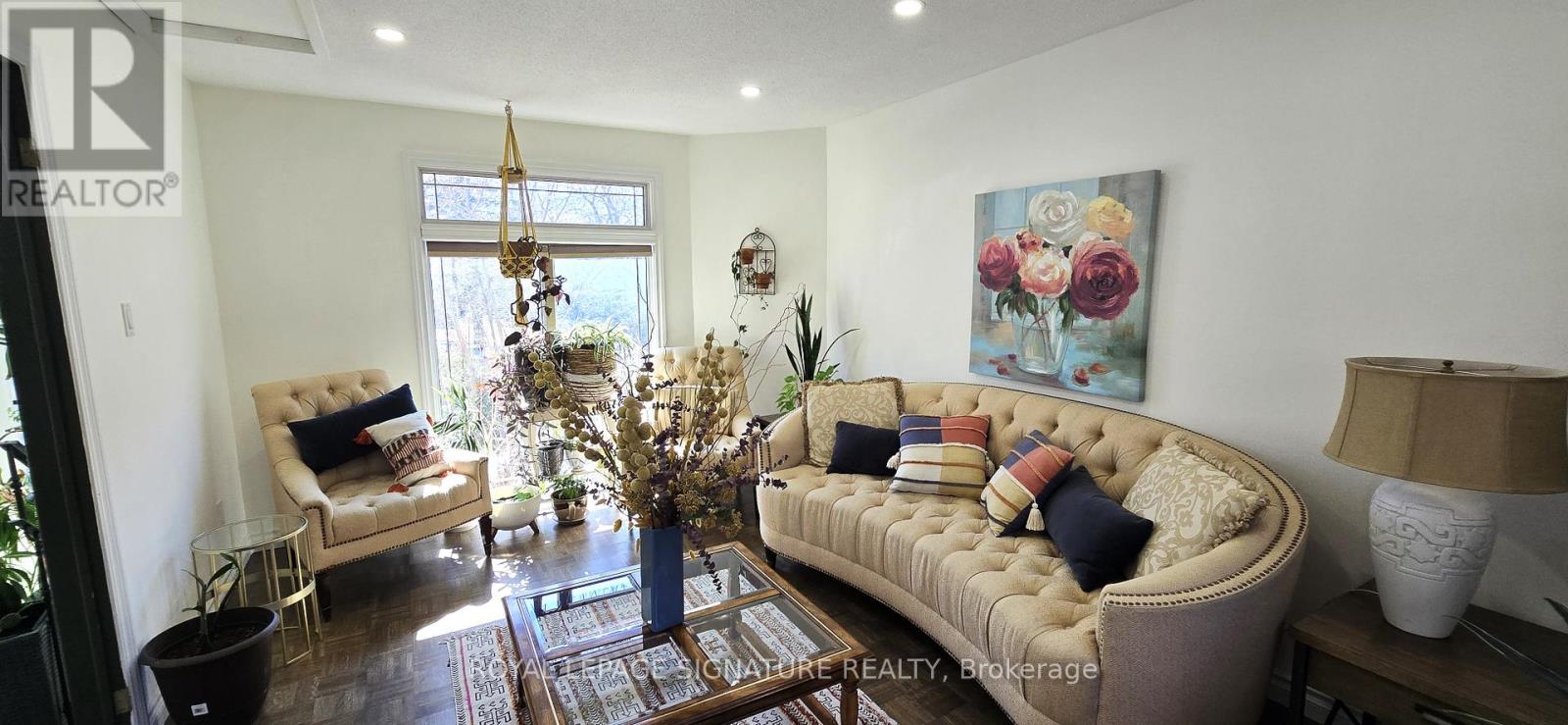 Main Floor - 105 Ashton Road, Newmarket, Ontario  L3Y 5R6 - Photo 6 - N12947978