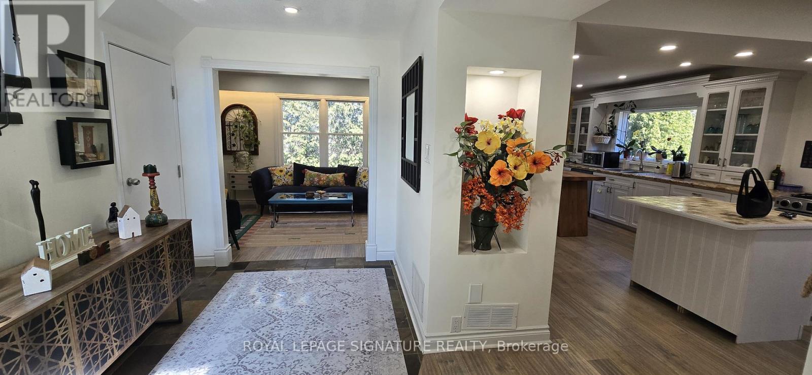 Main Floor - 105 Ashton Road, Newmarket, Ontario  L3Y 5R6 - Photo 8 - N12947978