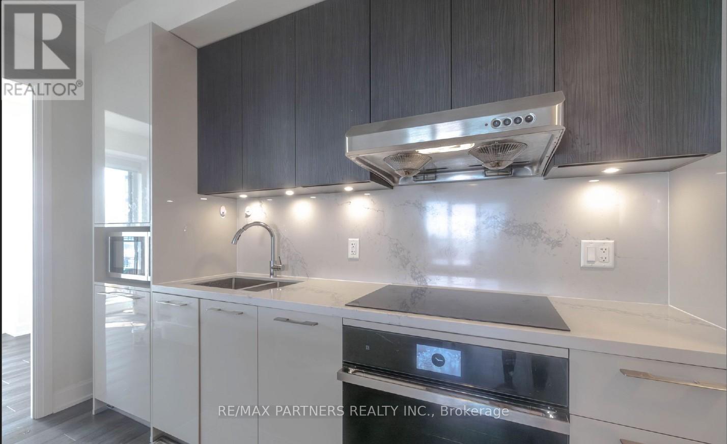 2710 - 8 Water Walk Drive, Markham, Ontario  L3R 6L4 - Photo 3 - N12947994