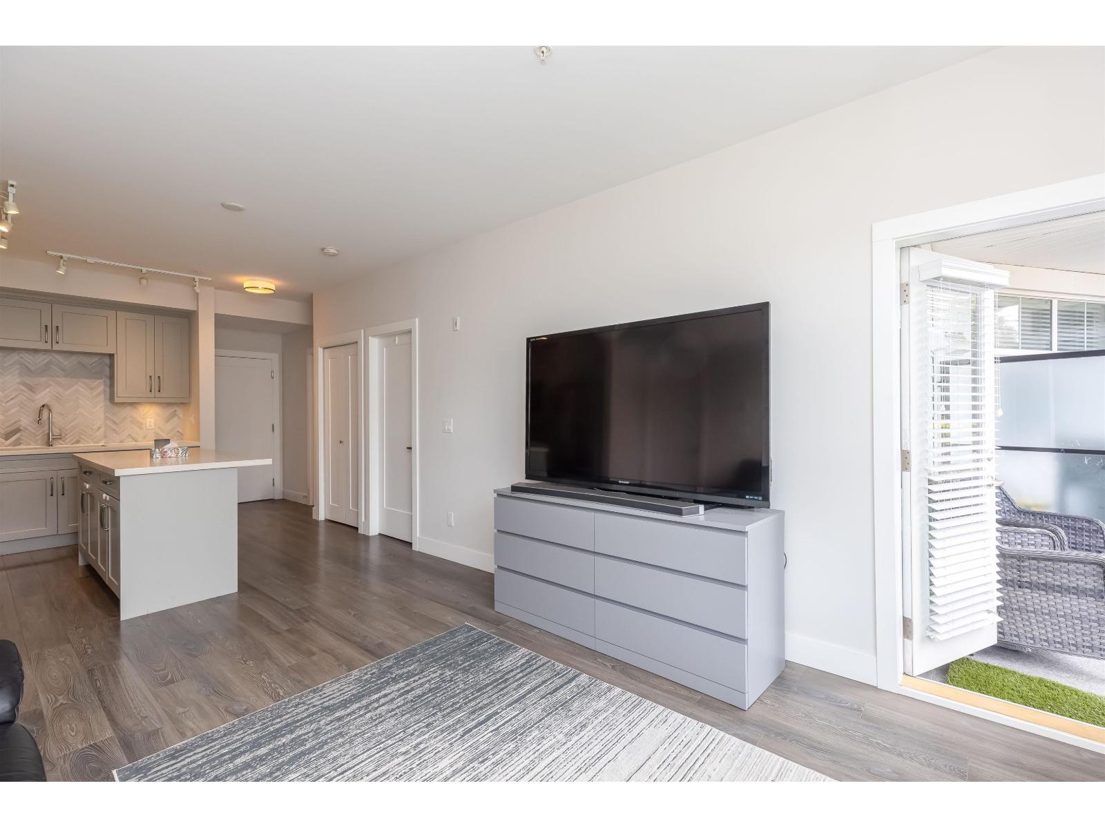 303 14605 Mcdougall Drive, Surrey, British Columbia  V4P 0G7 - Photo 11 - R3101292