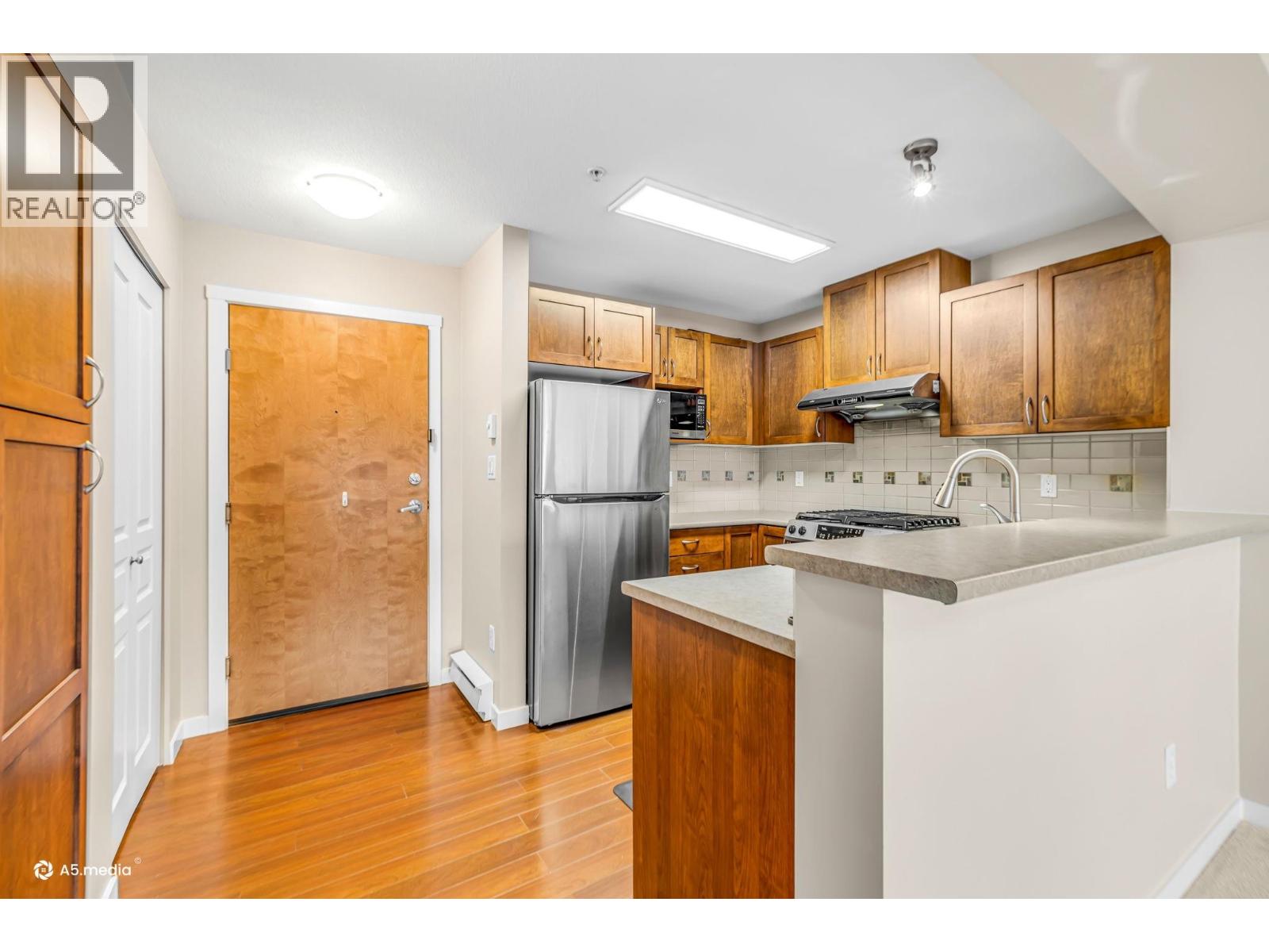 401 2951 Silver Springs Boulevard, Coquitlam, British Columbia  V3E 3S4 - Photo 5 - R3106096