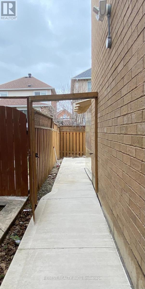 Basement - 5873 Whitehorn Avenue, Mississauga, Ontario  L5V 2W7 - Photo 9 - W12947898