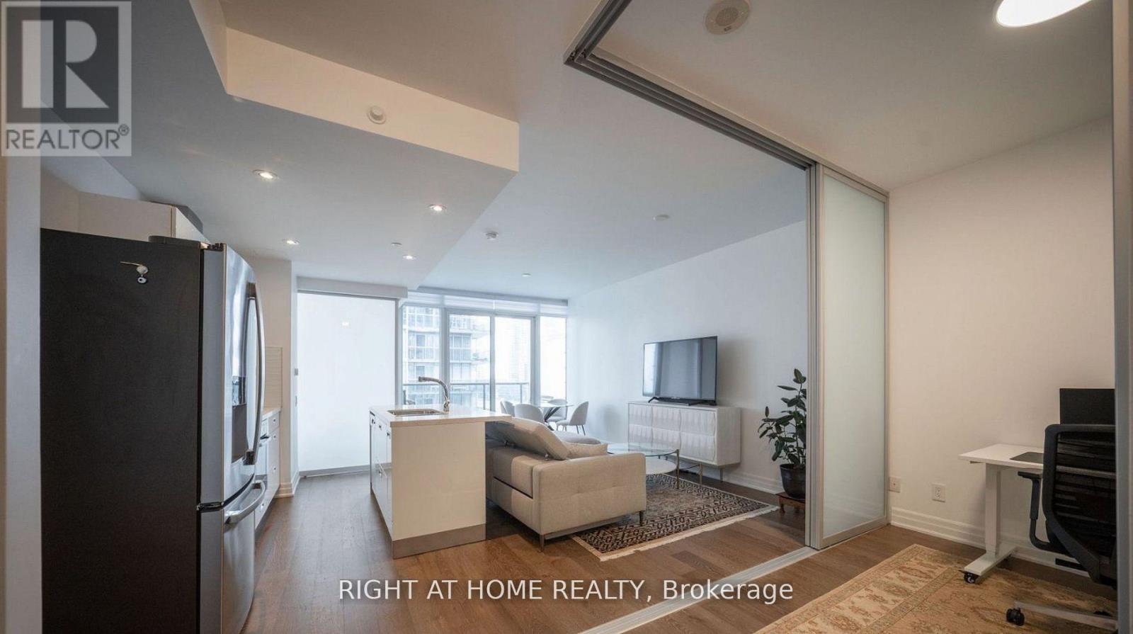 1010 - 88 Park Lawn Rd Road, Toronto, Ontario  M8Y 0B5 - Photo 17 - W12947936