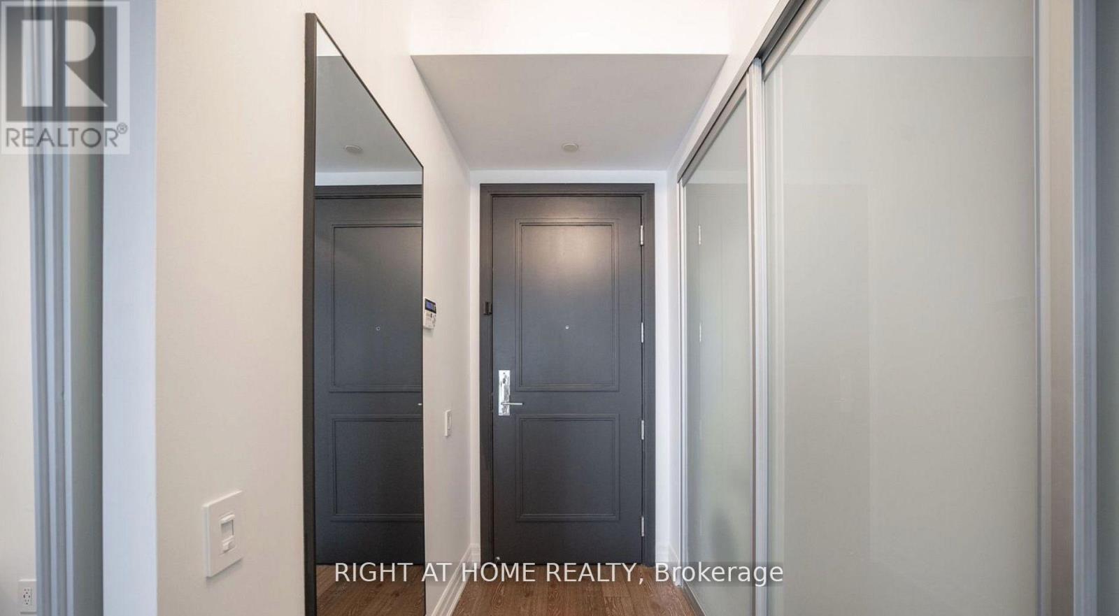 1010 - 88 Park Lawn Rd Road, Toronto, Ontario  M8Y 0B5 - Photo 19 - W12947936