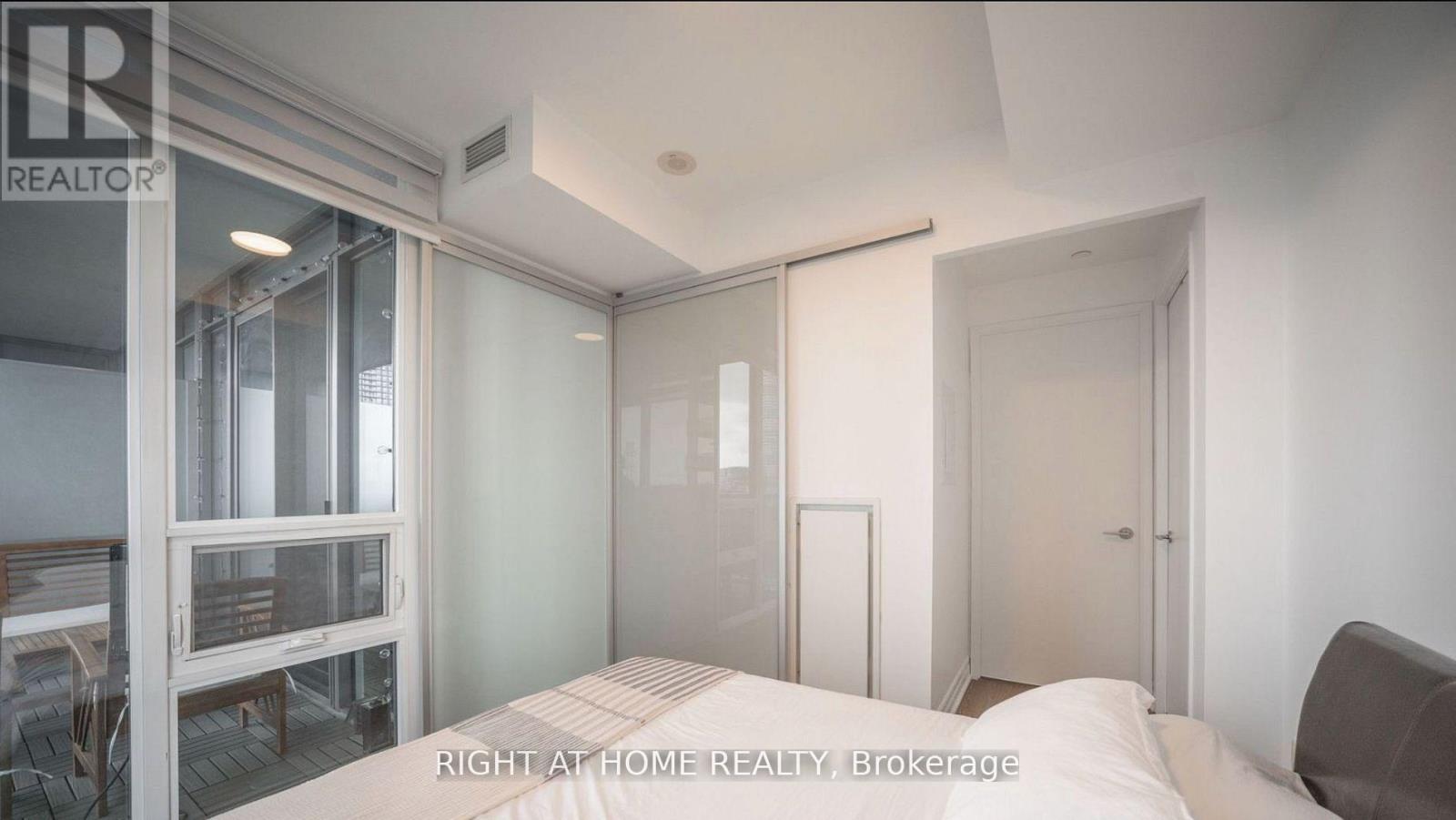 1010 - 88 Park Lawn Rd Road, Toronto, Ontario  M8Y 0B5 - Photo 21 - W12947936