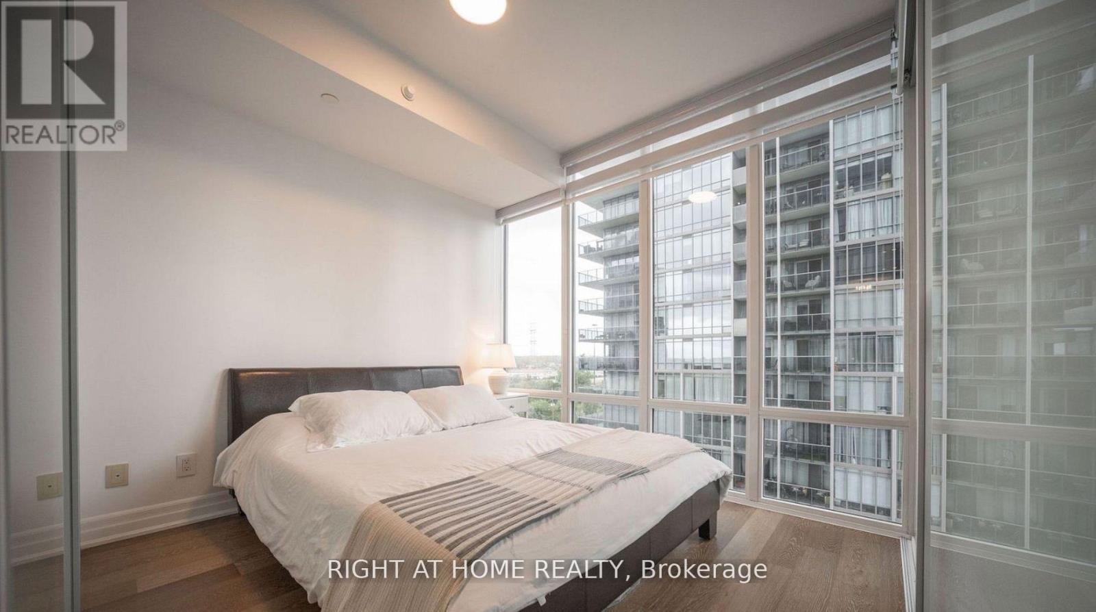 1010 - 88 Park Lawn Rd Road, Toronto, Ontario  M8Y 0B5 - Photo 23 - W12947936