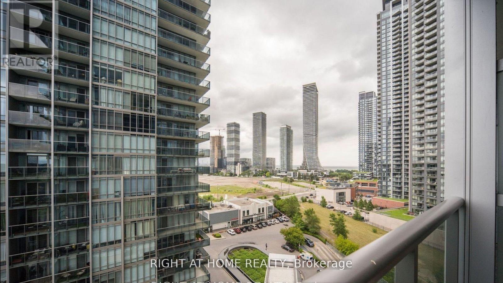 1010 - 88 Park Lawn Rd Road, Toronto, Ontario  M8Y 0B5 - Photo 31 - W12947936