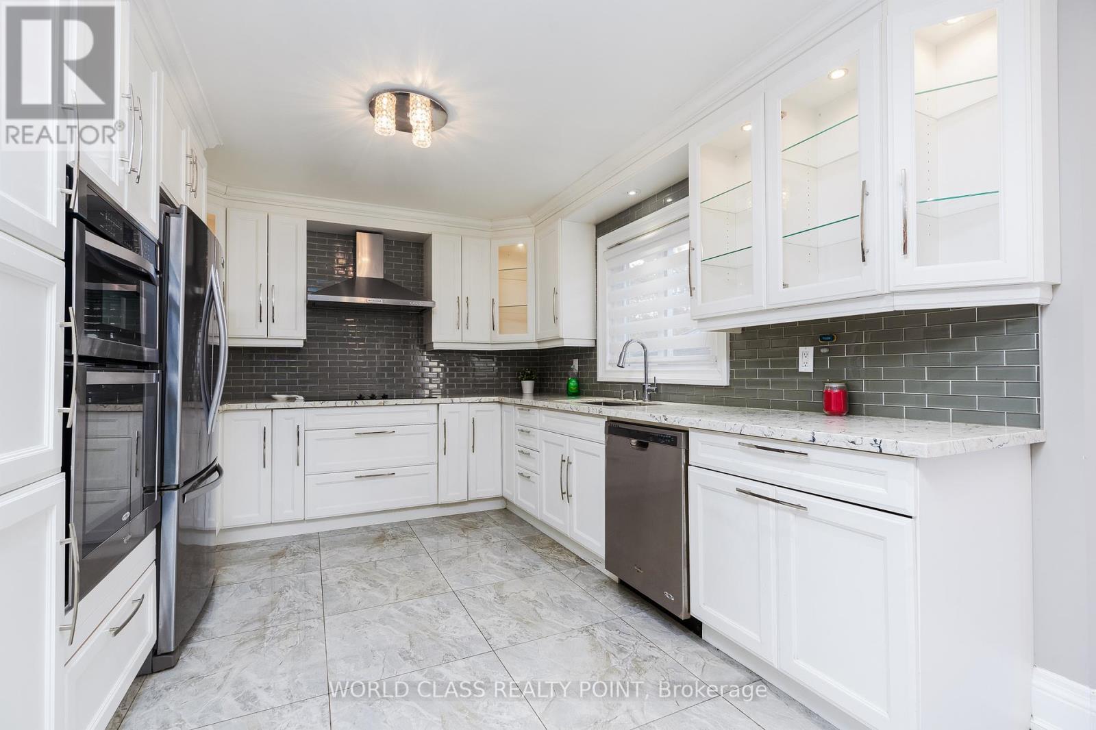 1448 Mayors Manor, Oakville, Ontario  L6M 3B1 - Photo 13 - W12947942