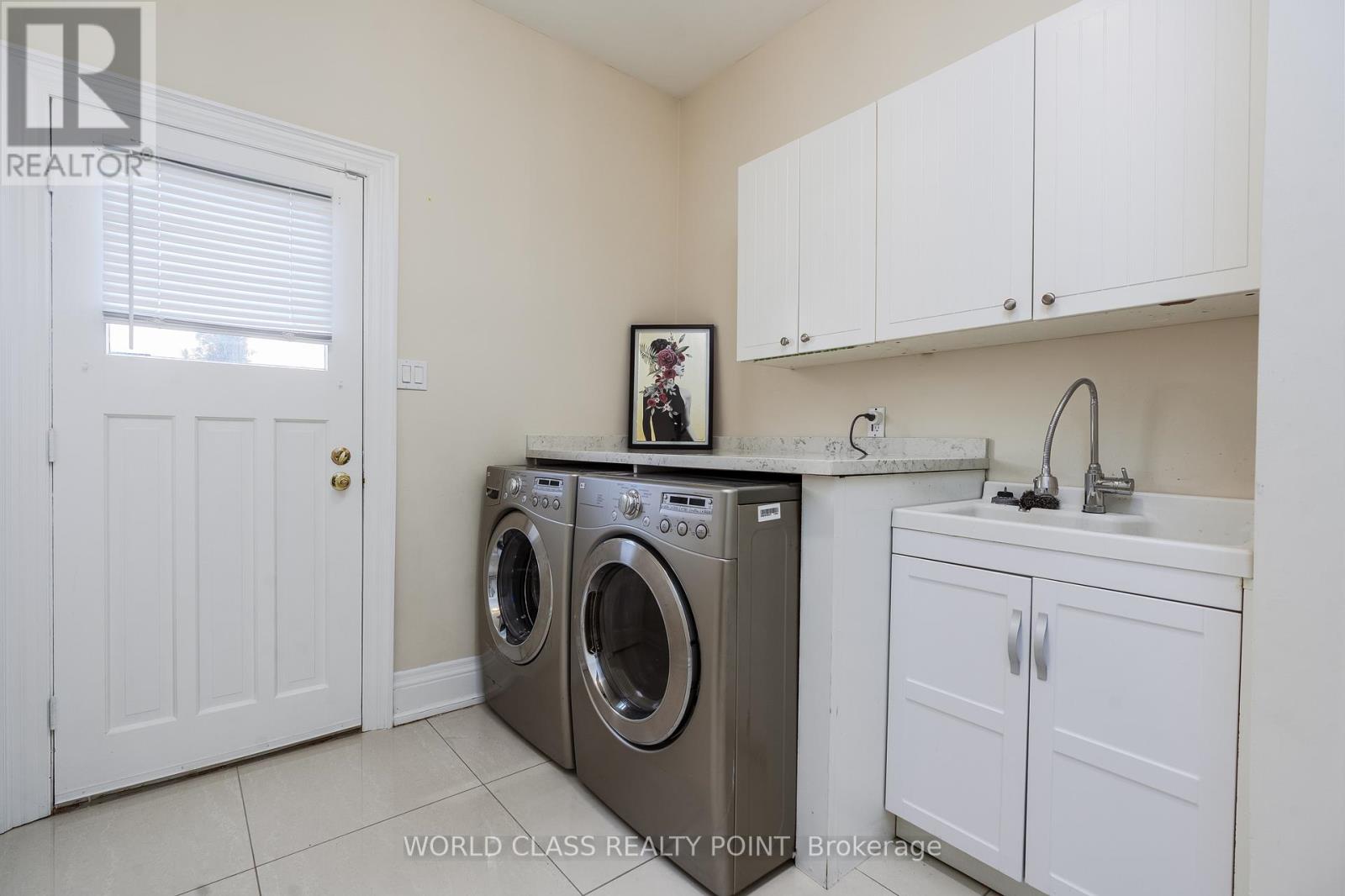 1448 Mayors Manor, Oakville, Ontario  L6M 3B1 - Photo 19 - W12947942