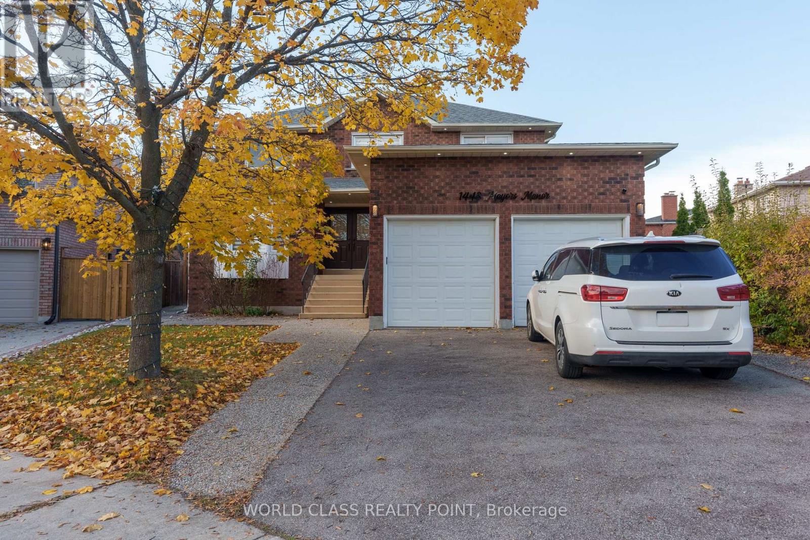 1448 Mayors Manor, Oakville, Ontario  L6M 3B1 - Photo 2 - W12947942