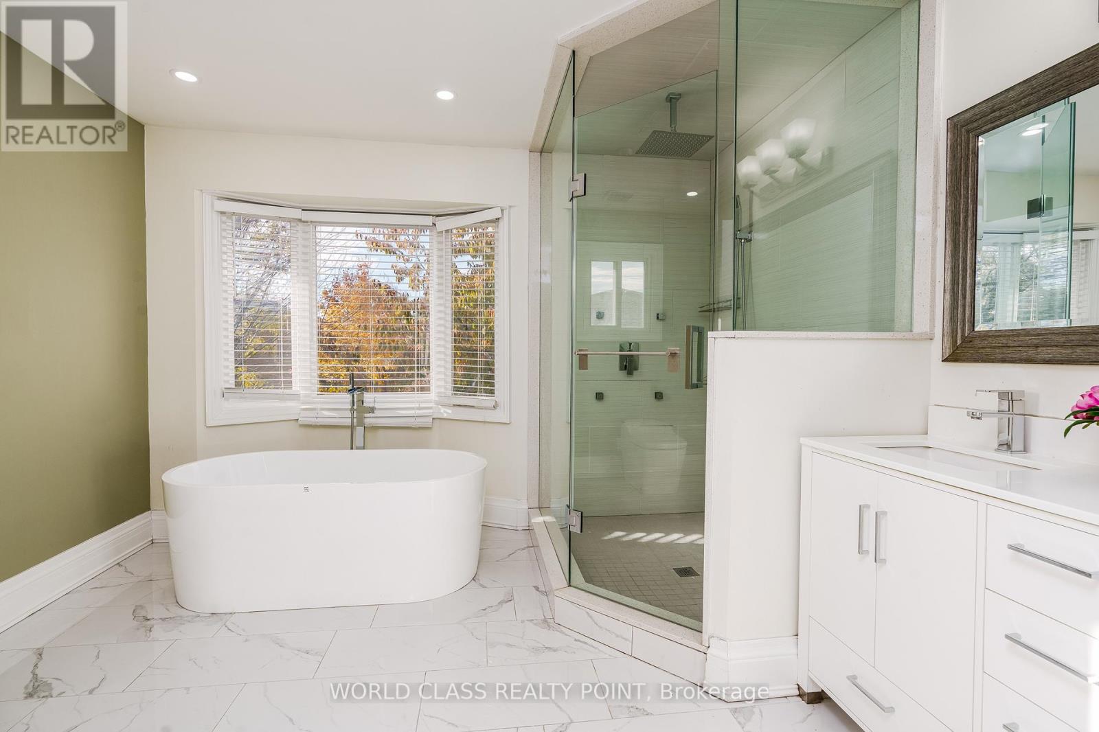 1448 Mayors Manor, Oakville, Ontario  L6M 3B1 - Photo 30 - W12947942