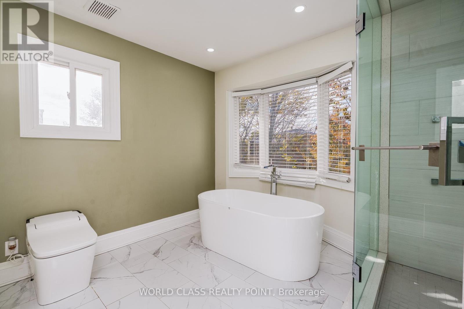 1448 Mayors Manor, Oakville, Ontario  L6M 3B1 - Photo 31 - W12947942