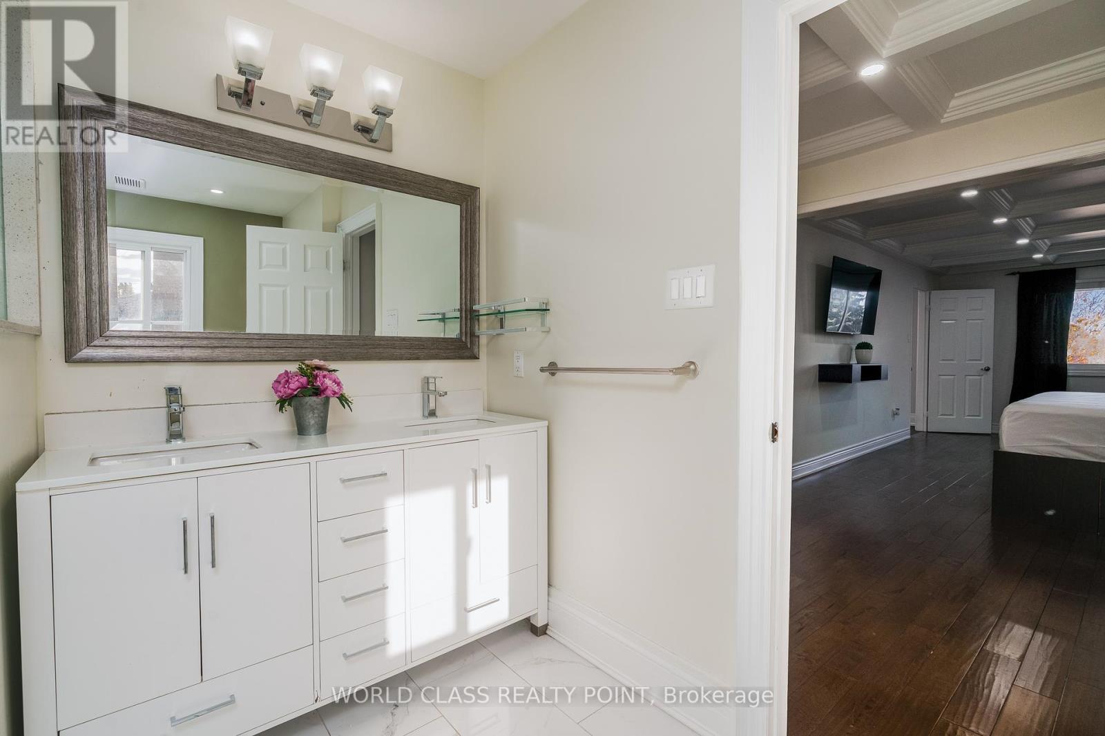 1448 Mayors Manor, Oakville, Ontario  L6M 3B1 - Photo 32 - W12947942