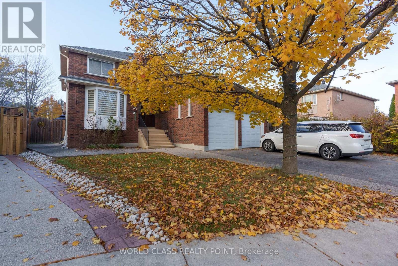 1448 Mayors Manor, Oakville, Ontario  L6M 3B1 - Photo 4 - W12947942