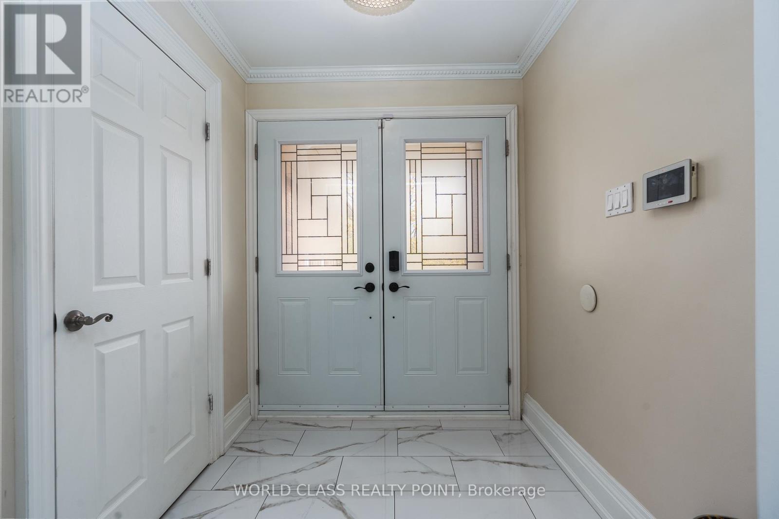 1448 Mayors Manor, Oakville, Ontario  L6M 3B1 - Photo 6 - W12947942