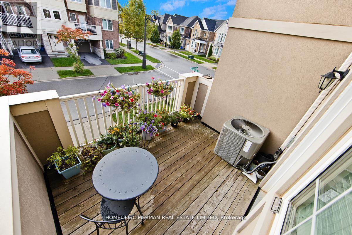 335 Ellen Davidson Drive, Oakville, Ontario  L6M 0V6 - Photo 10 - W12947944