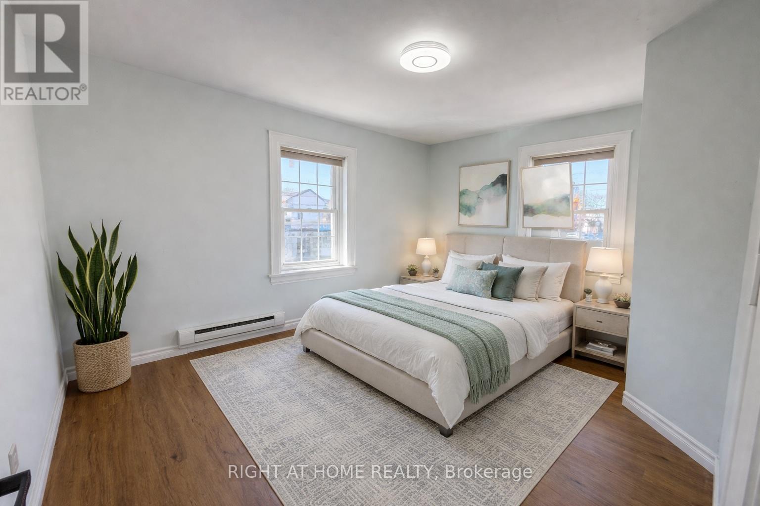 215 B Queen Street, Mississauga, Ontario  L5M 1L6 - Photo 5 - W12947962