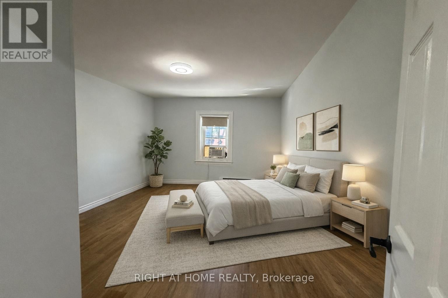 215 B Queen Street, Mississauga, Ontario  L5M 1L6 - Photo 6 - W12947962