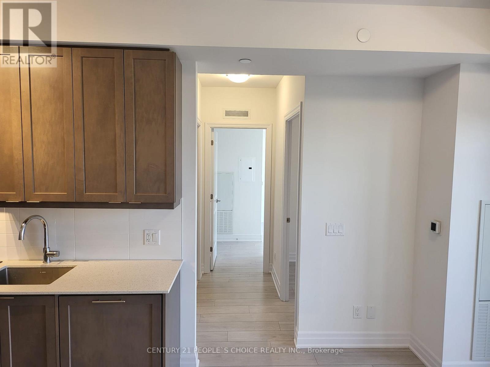 1102 - 30 Elm Drive W, Mississauga, Ontario  L5B 1L9 - Photo 8 - W12947966