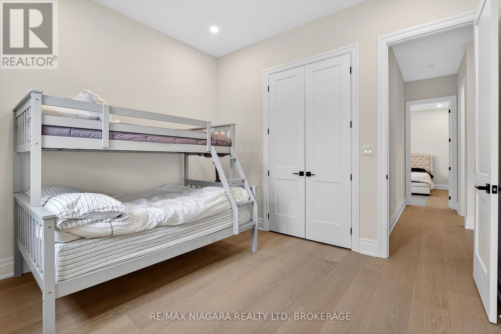 146 Hetram Court, Fort Erie, Ontario  L0S 1B0 - Photo 28 - X12947414