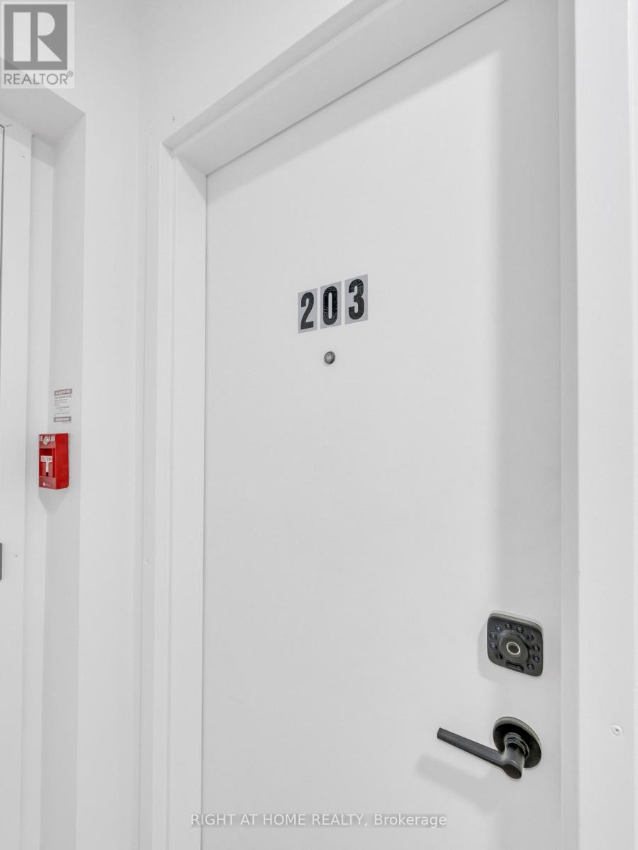 203 - 1804 Drouillard Road, Windsor, Ontario  N8W 3X5 - Photo 9 - X12947946