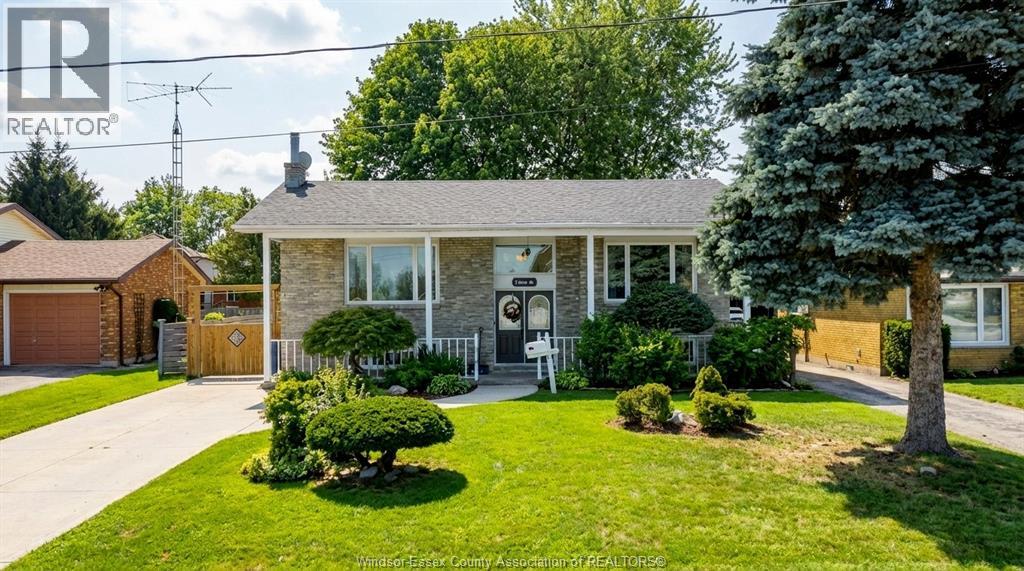 9 Mckee, Wallaceburg, Ontario  N8A 4P9 - Photo 1 - 26004144